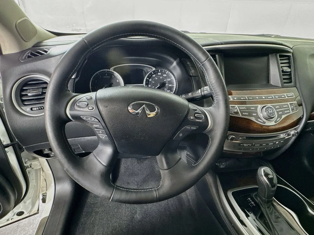 Certified Used 2019 White INFINITI LUXE image 13