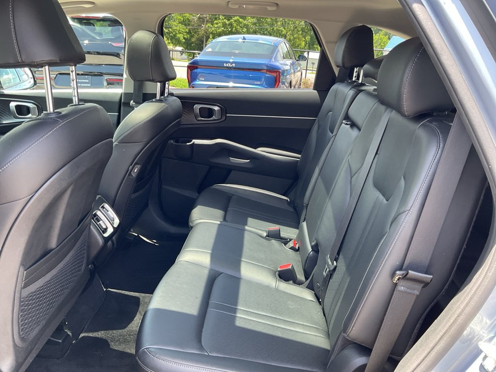 Certified Used 2022 Everlasting Silver Kia S image 19