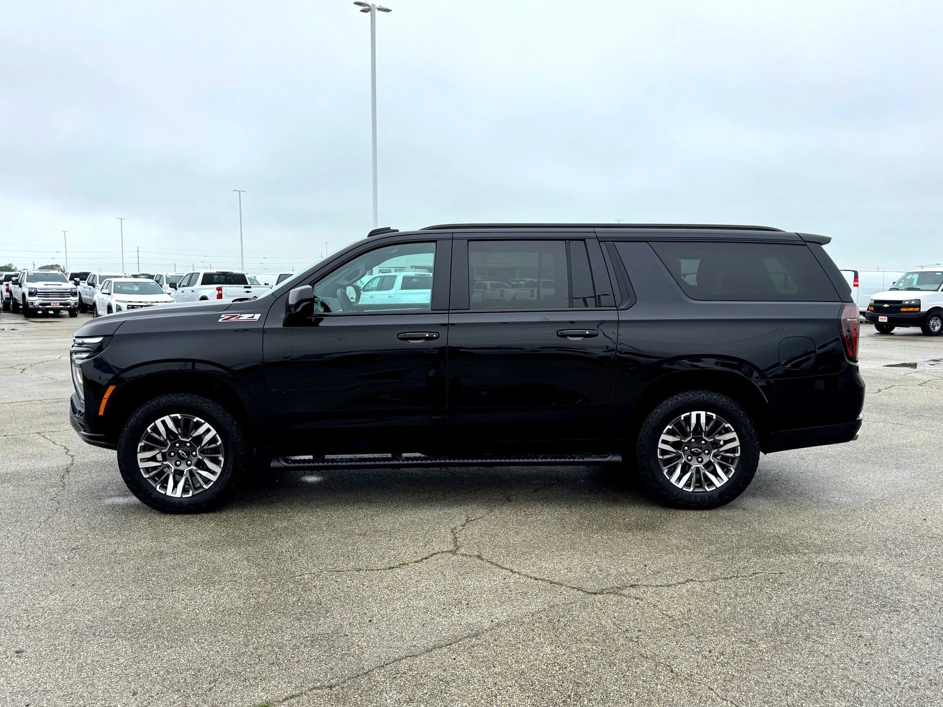 Used 2025 Black Chevrolet Z71 image 11