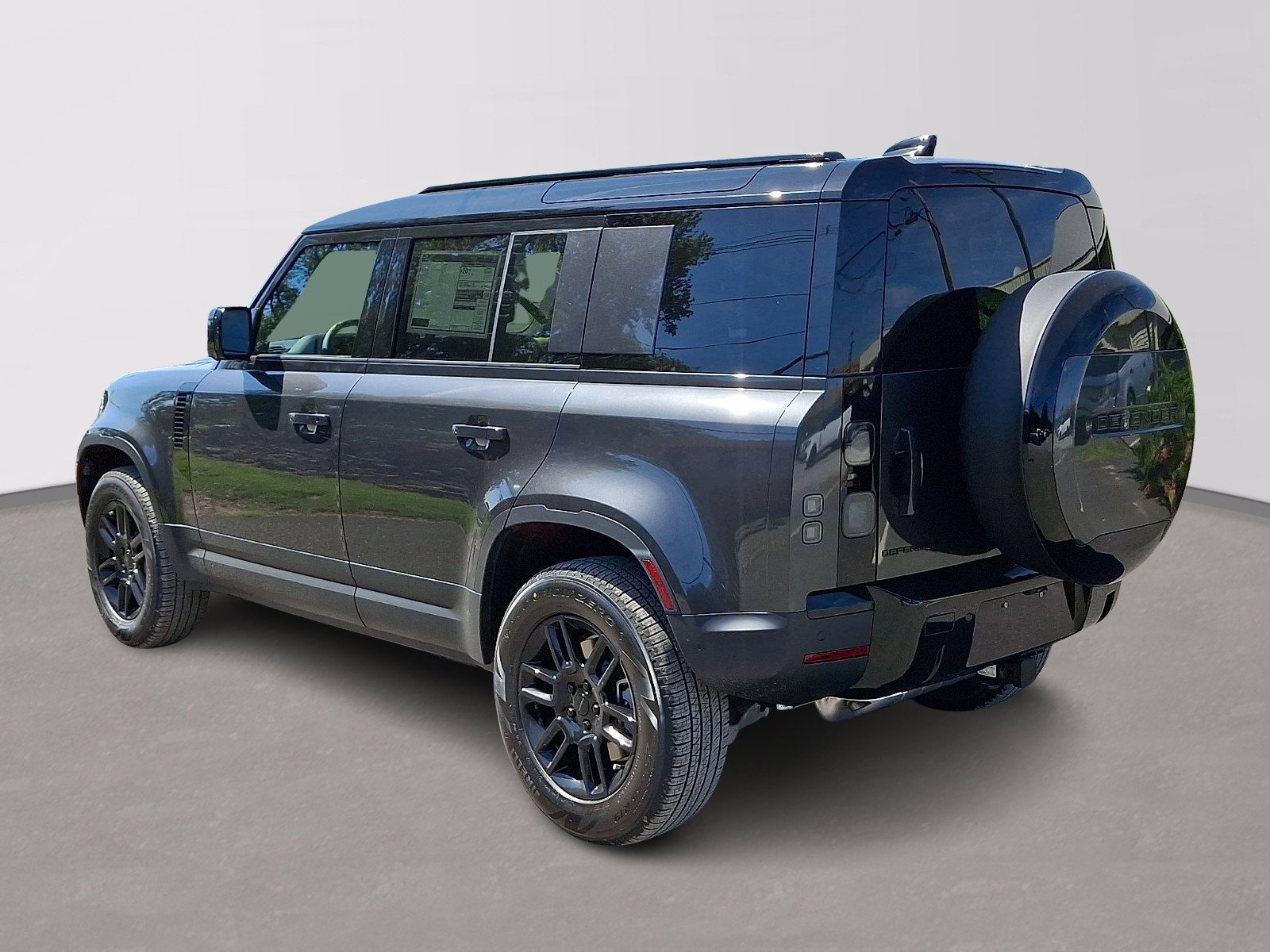 New 2026 Carpathian Grey Land Rover S image 4