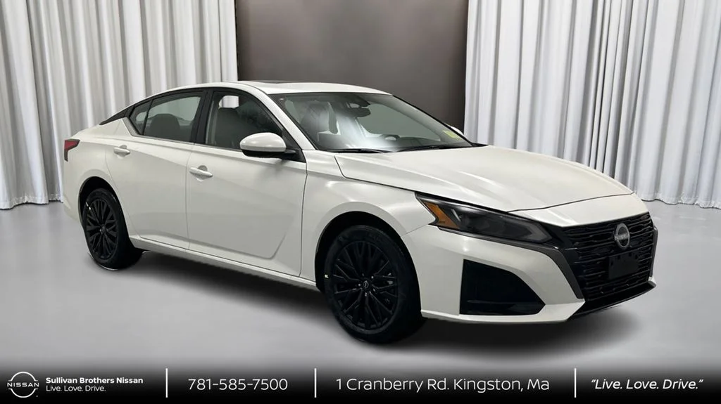 New 2026 White Nissan 2.5 SV image 3