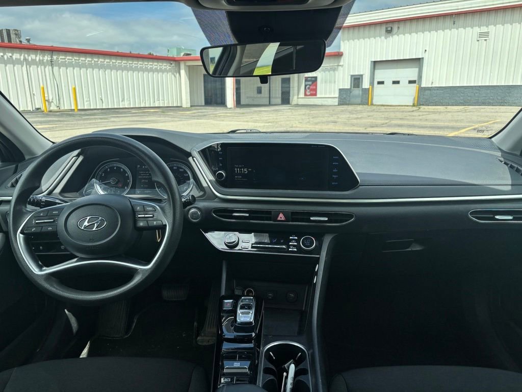 Used 2023 Silver Hyundai SEL image 13