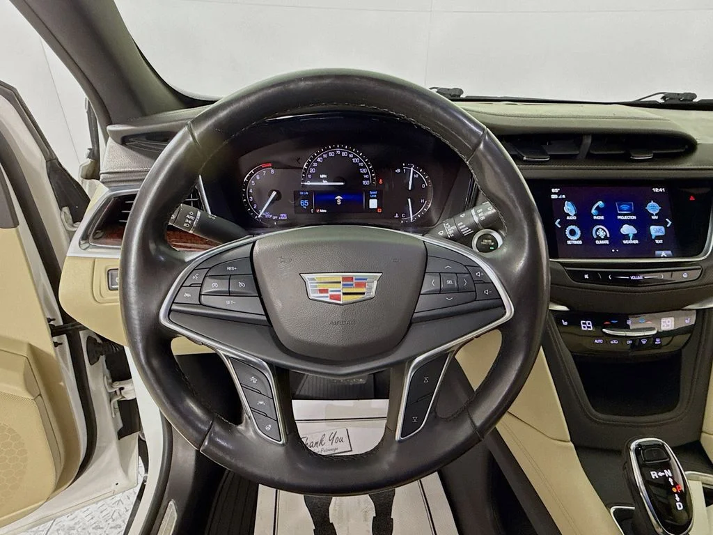 Used 2018 Crystal White Tri-Coat Cadillac Luxury AWD image 17