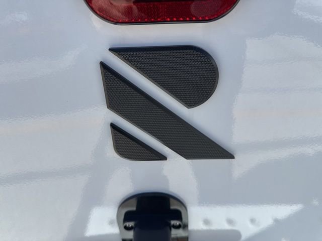 New 2025 Summit White Chevrolet 1WT image 12