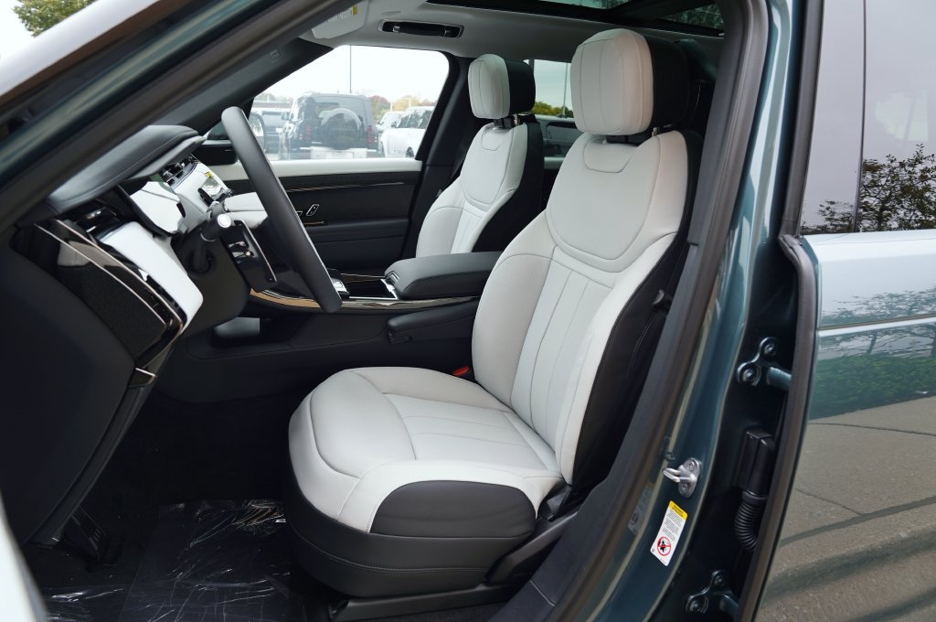New 2027 Giola Green Land Rover Dynamic SE image 12