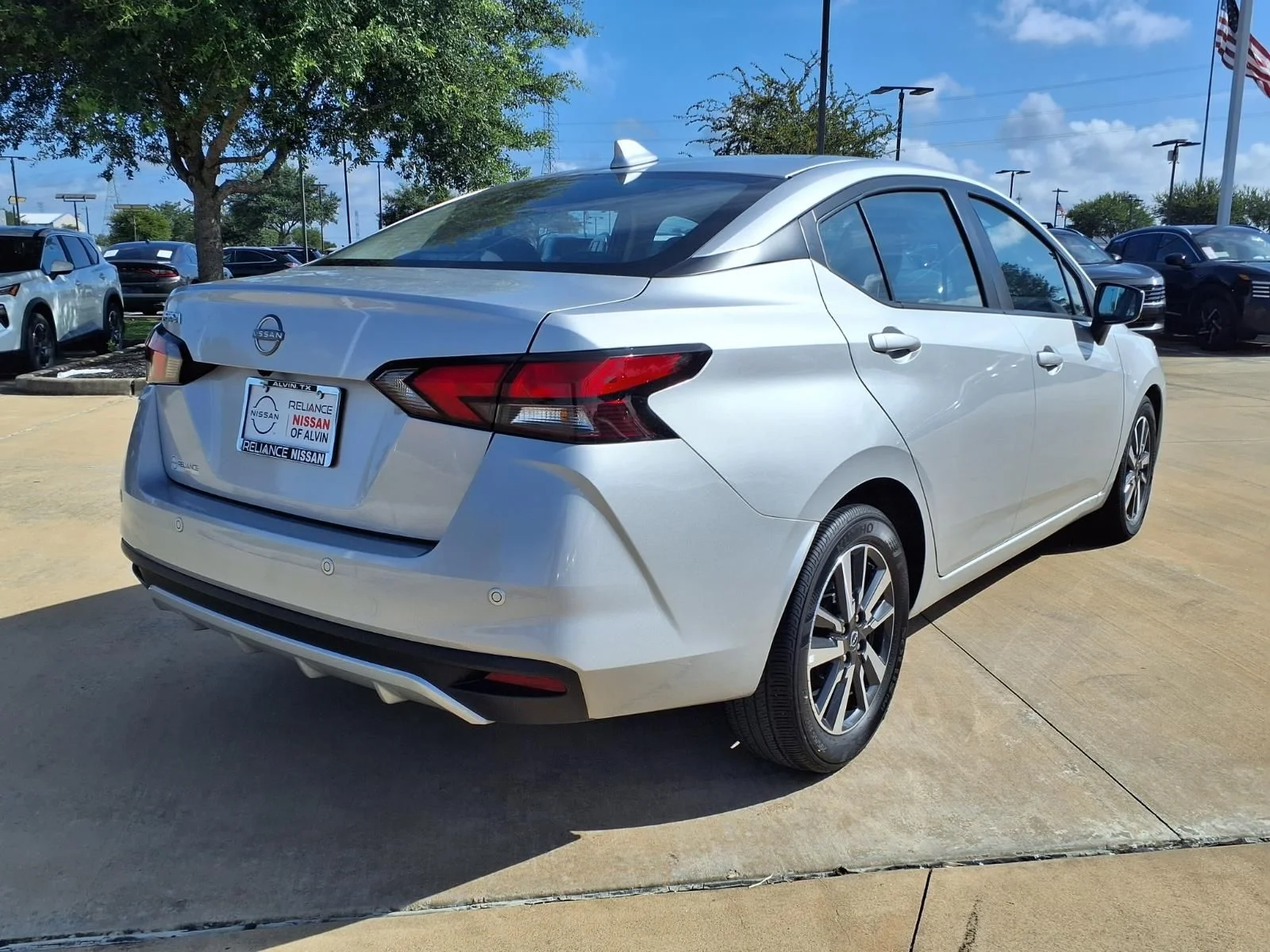 2025 Nissan Versa Sedan SV - Photo 4