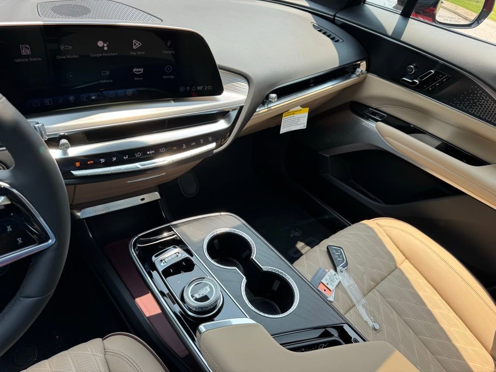 2025 Cadillac LYRIQ Luxury 3 - Photo 31