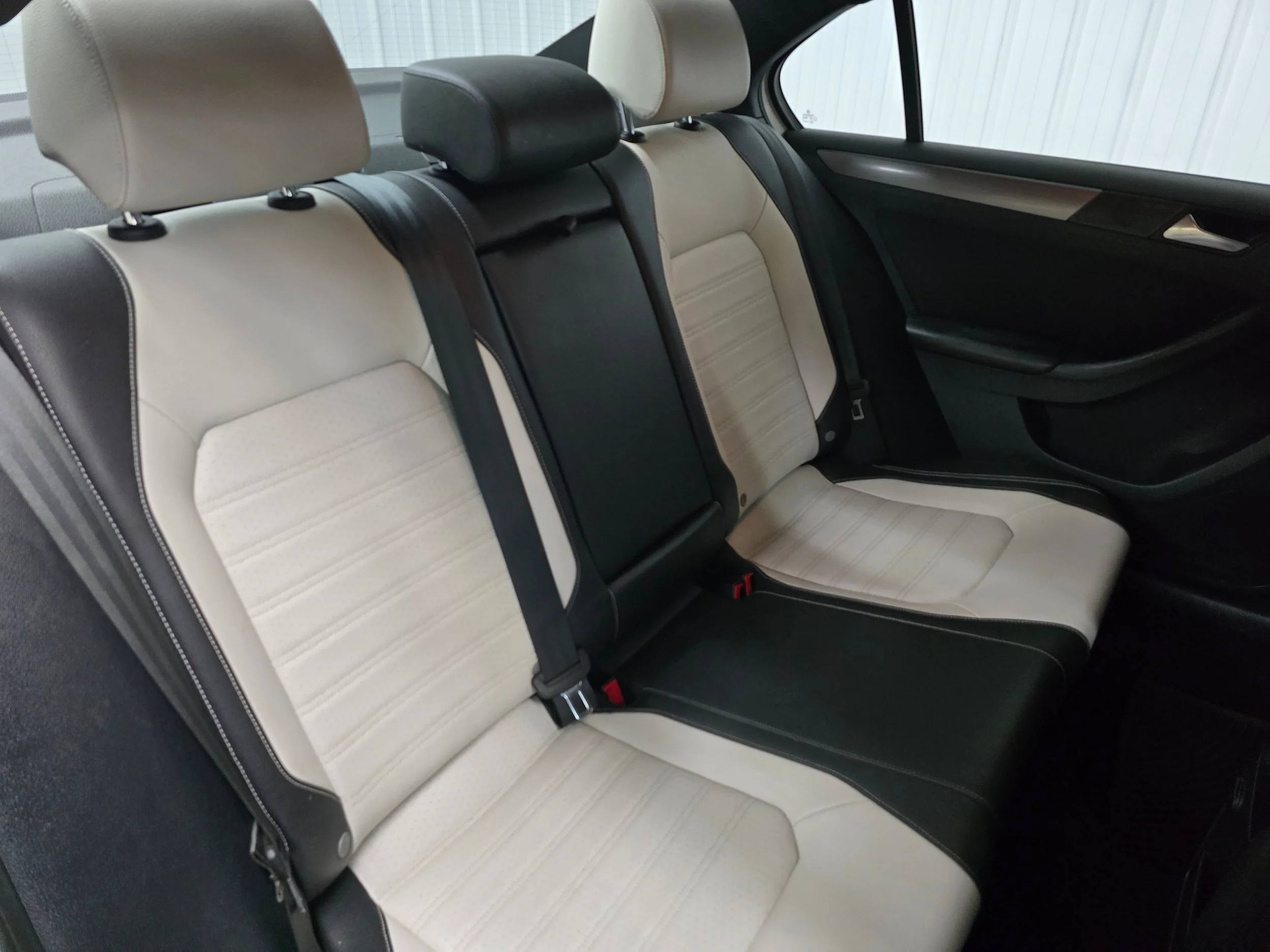 Used 2016 Pure White Volkswagen 1.8T Sport Manual image 22
