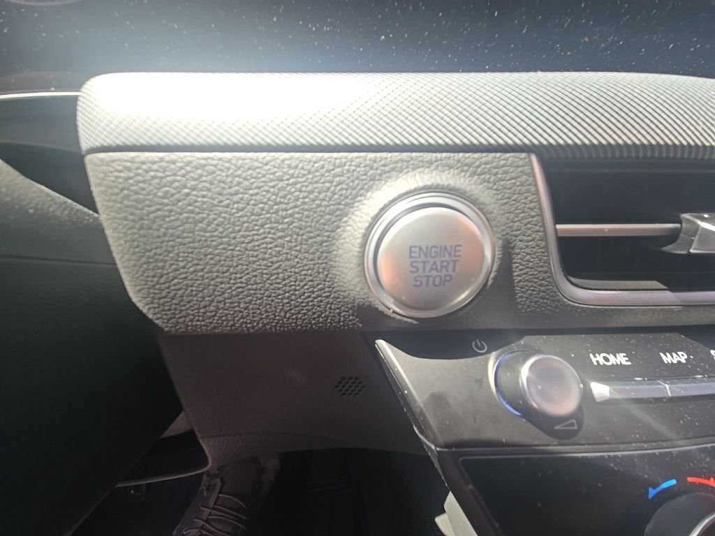 Used 2026 Gray Hyundai SEL Sport image 17