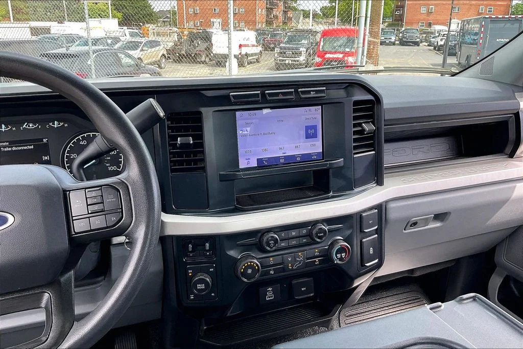 Used 2023 White Ford XL image 5