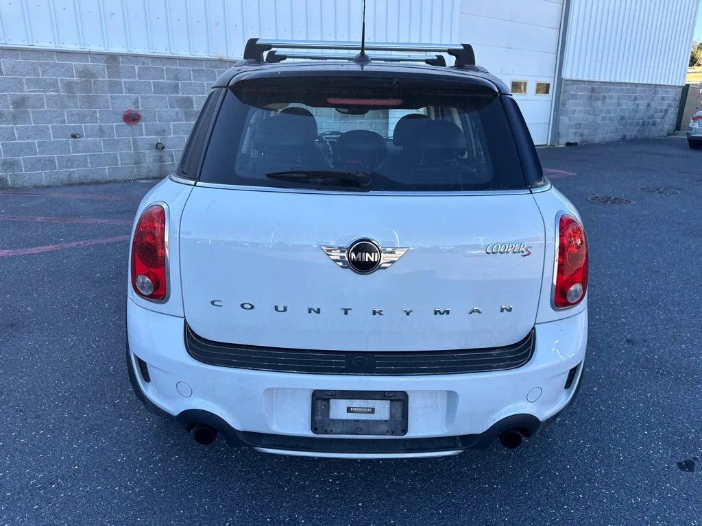 Used 2016 Light White MINI Base image 4