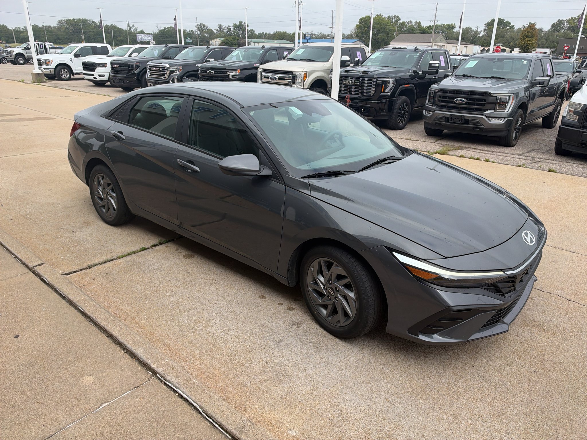 Used 2024 Ecotronic Gray Hyundai SEL image 4