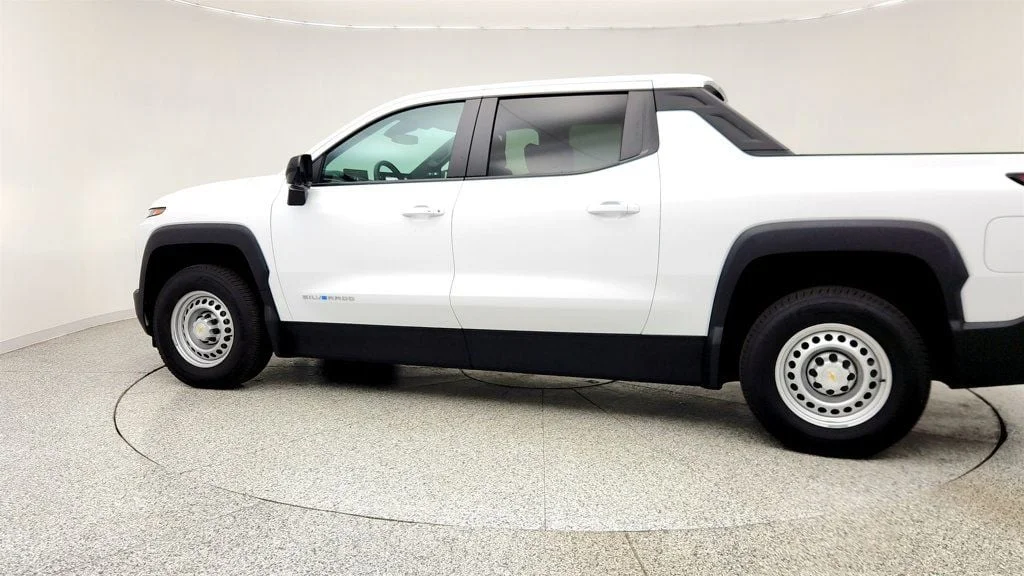 Used 2024 Summit White Chevrolet e4WD Crew Cab Work Truck w/ 1FL Fleet Pkg & Spray-On Bedliner image 8
