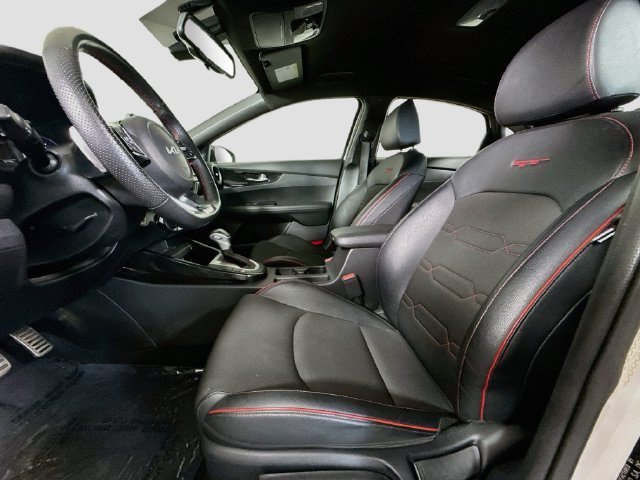 Used 2022 Snow White Pearl Kia GT image 18