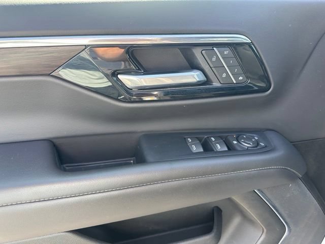 2025 Chevrolet Suburban Z71 - Photo 17