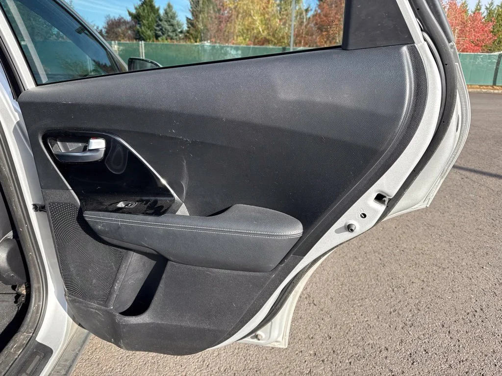 Used 2019 Silky Silver Kia EX image 22