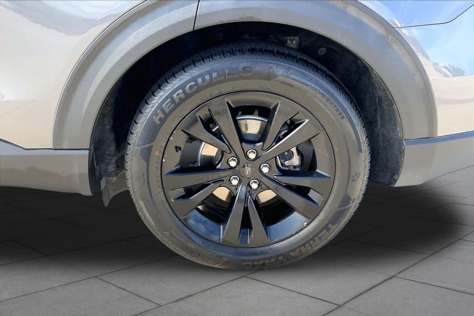 Used 2021 Carbonized Gray Metallic Ford XLT image 10