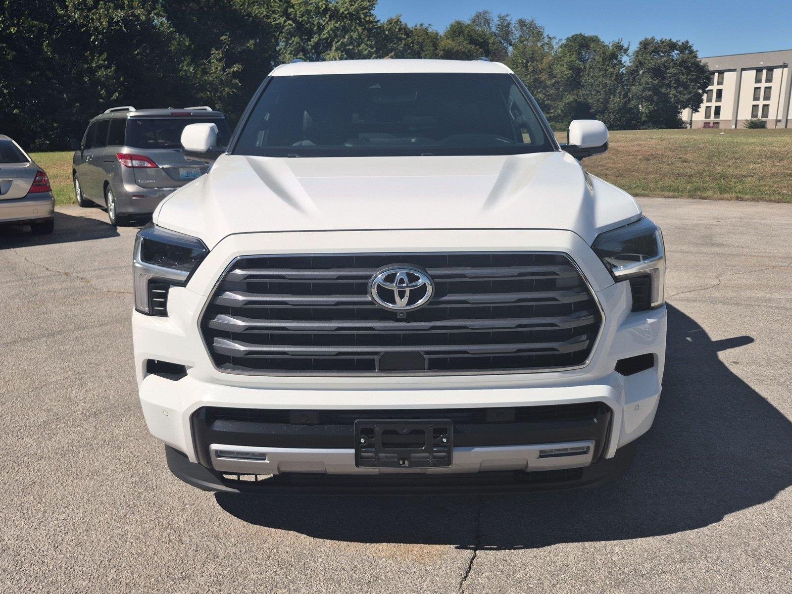 Used 2025 Ice Cap Toyota Limited image 8