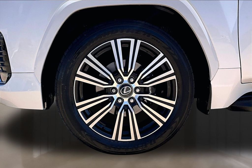Used 2024 White Lexus 600 Luxury image 8