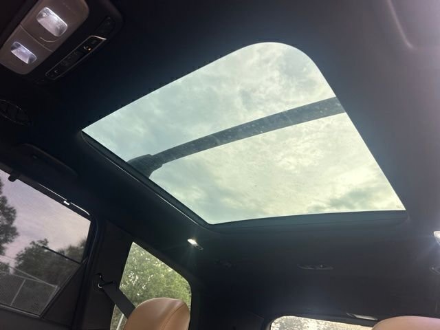 Used 2022 Black Kia SX image 24