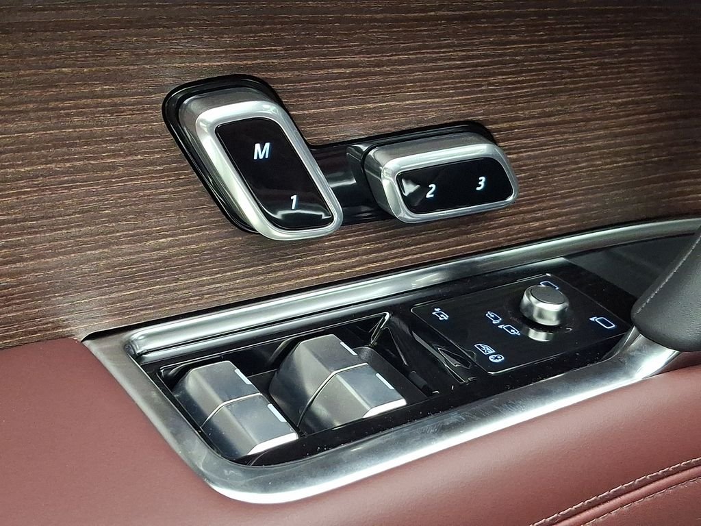 New 2026 Carpathian Grey Land Rover SE image 20