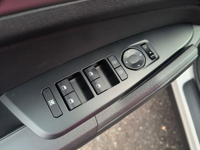 New 2026 Snow White Pearl Kia S image 11