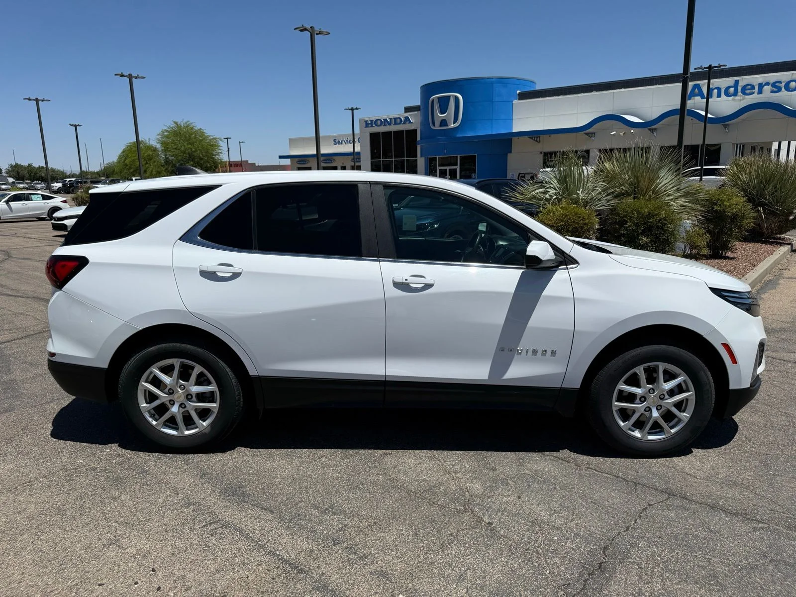 2024 Chevrolet Equinox LT - Photo 4