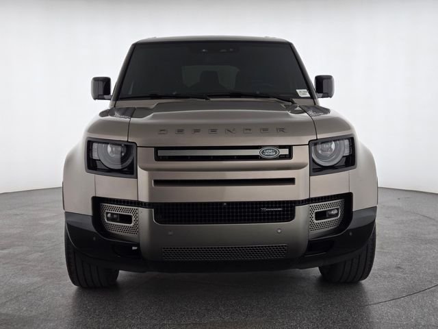 Used 2023 Gold Land Rover X-Dynamic SE image 8