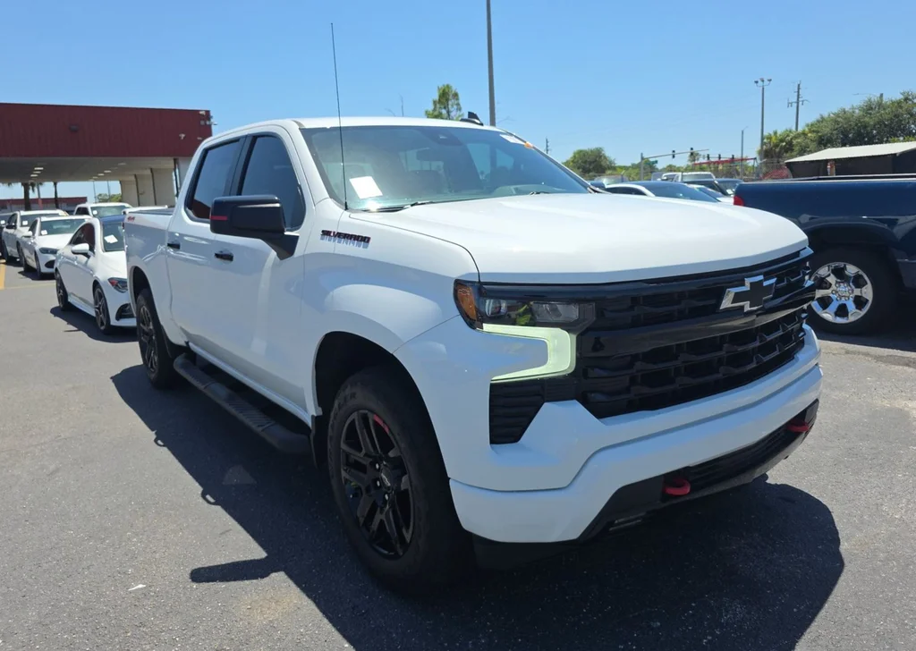 Used 2023 White Chevrolet RST image 4