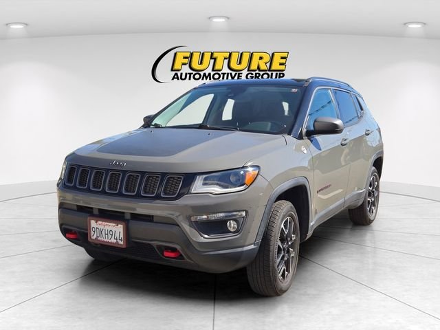 Used 2021 Gray Jeep Trailhawk image 2