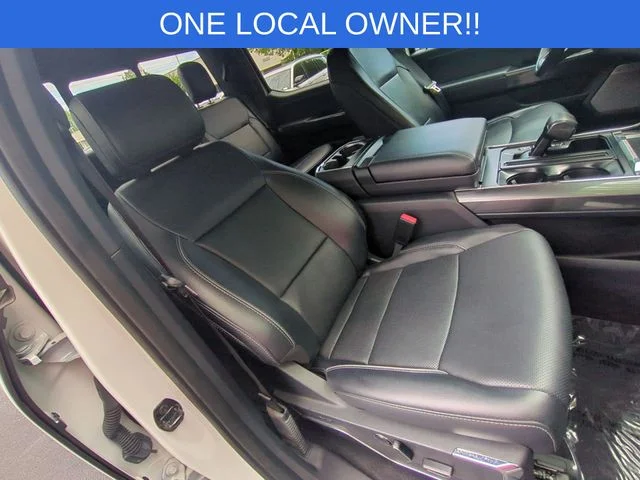 Used 2023 White Ford Lariat image 38