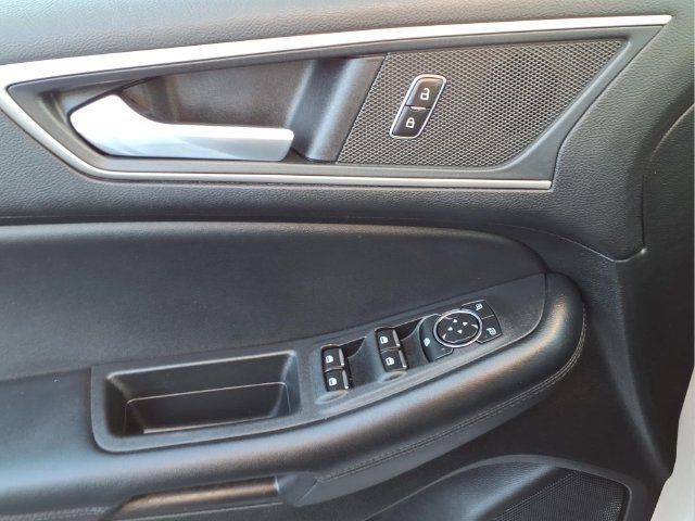 Used 2024  Ford SEL image 16