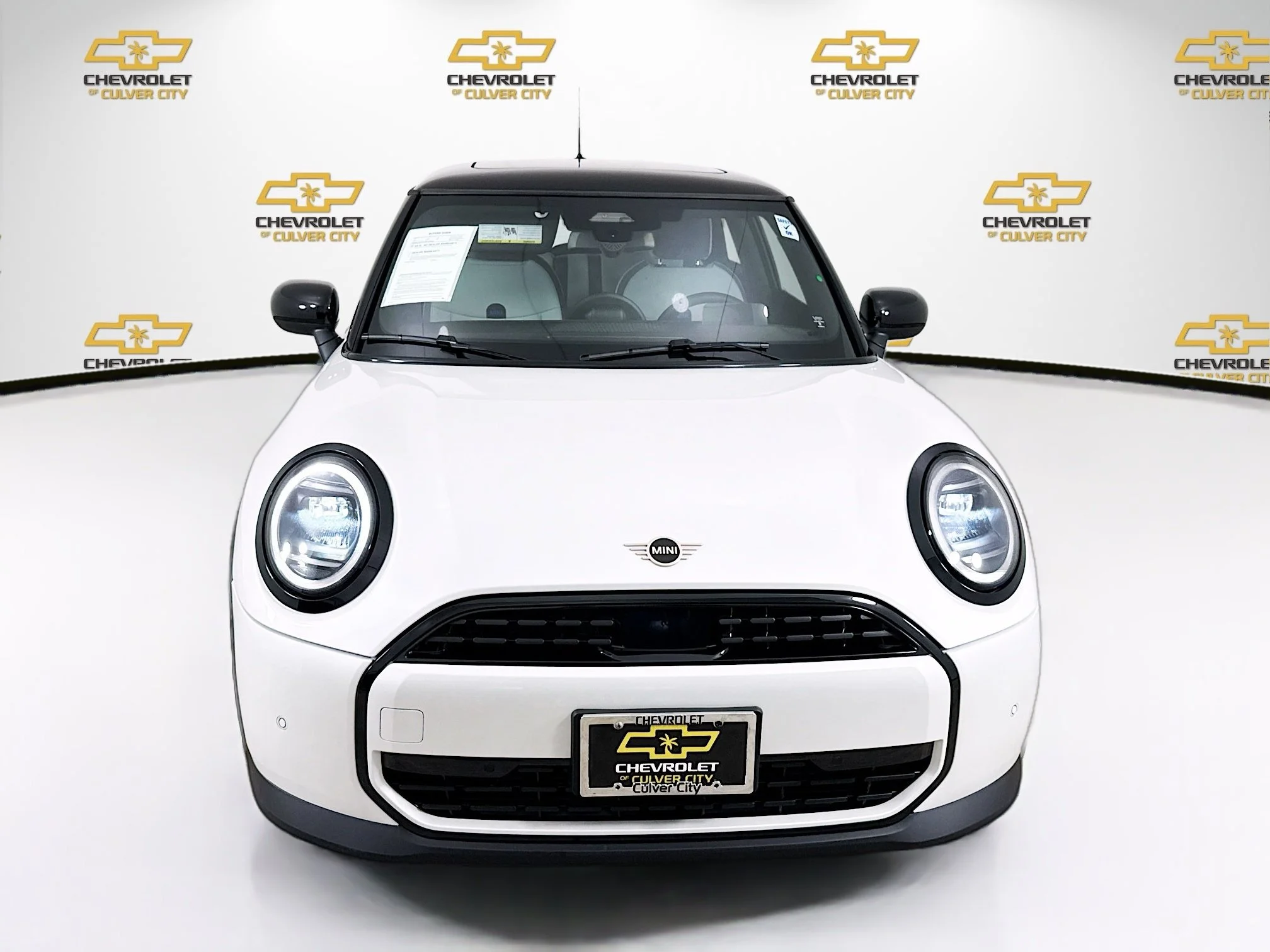 Used 2026  MINI Cooper Oxford Edition image 2