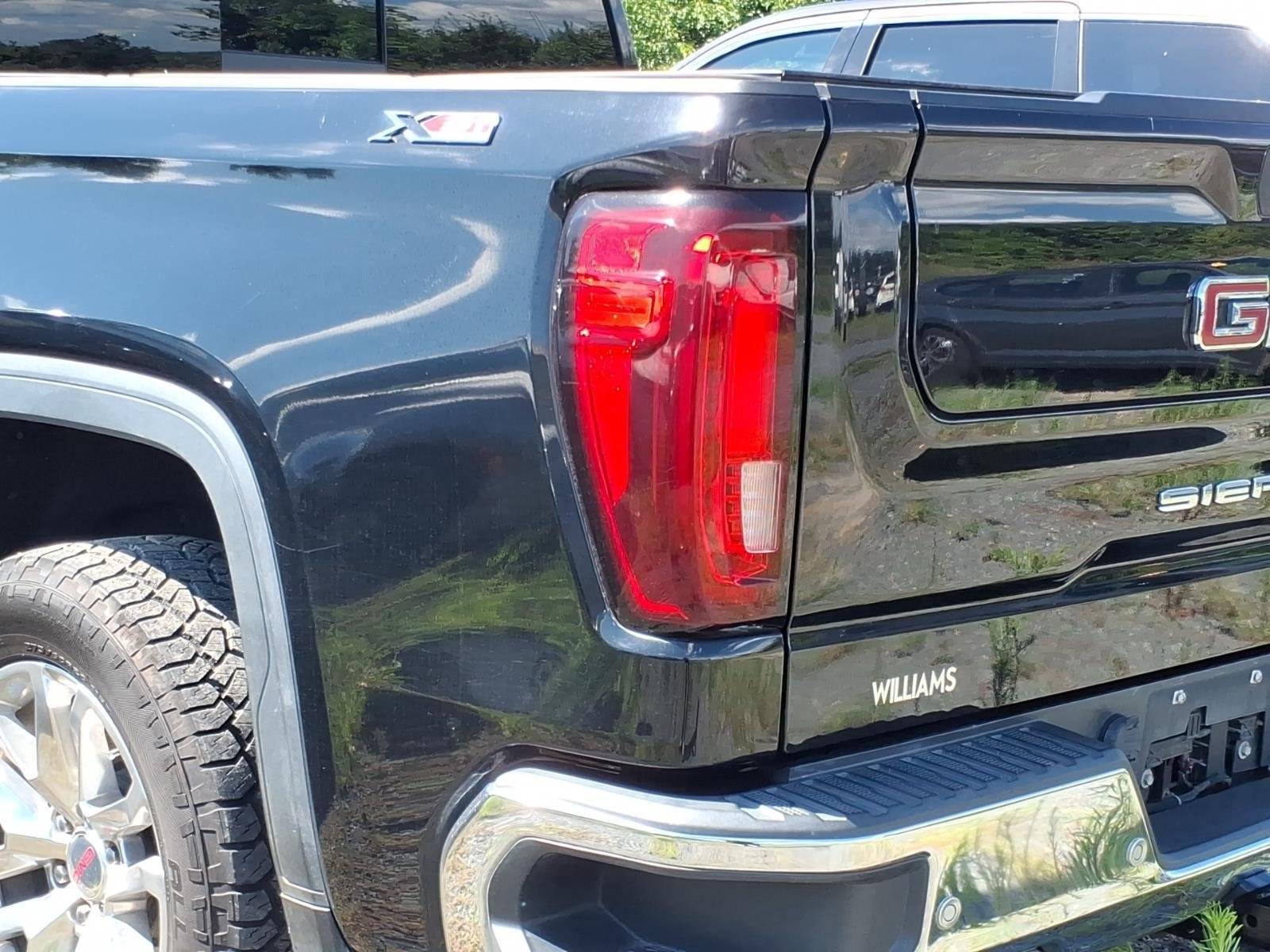 Used 2021 Onyx Black GMC SLT image 13