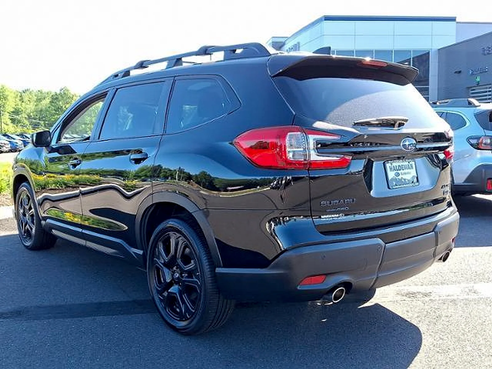 Used 2023 Crystal Black Silica Subaru Onyx Edition Limited 7-Passenger image 4