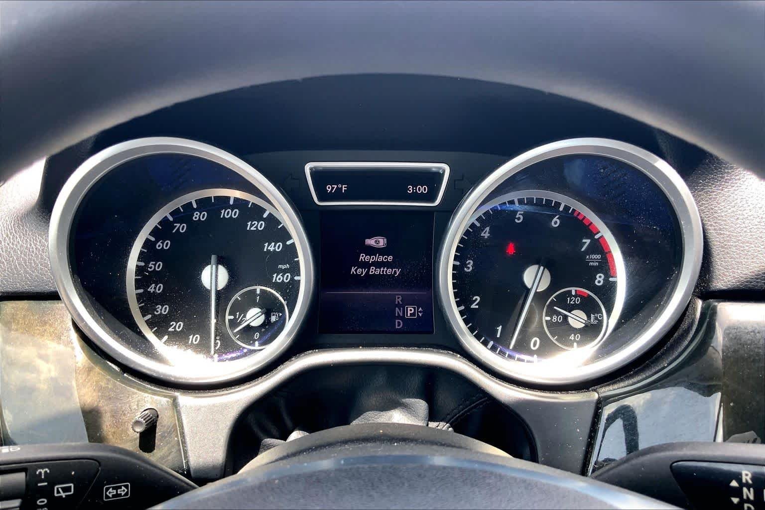 Used 2015 Iridium Silver Metallic Mercedes-Benz ML 350 image 25