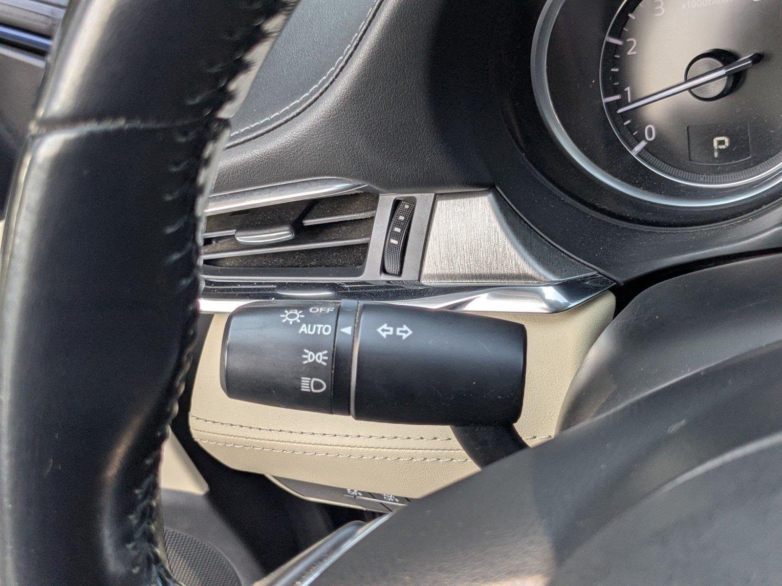 Used 2021 Deep Crystal Blue Mazda Touring image 15