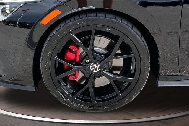 Used 2024  Volkswagen SE image 9