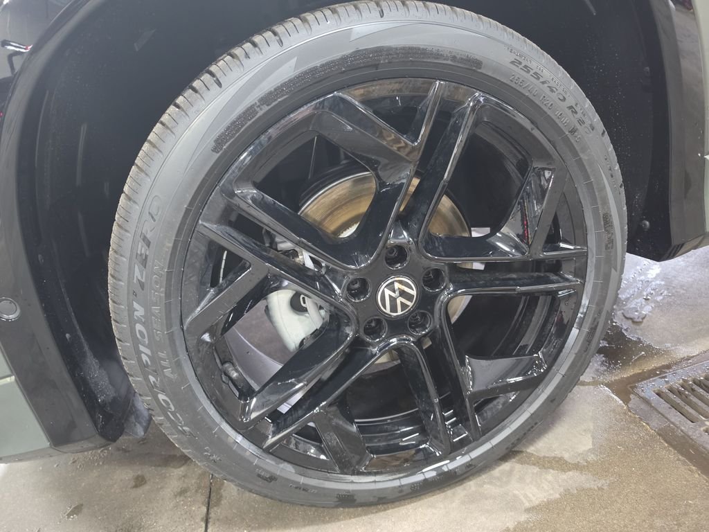 New 2026 Green Volkswagen 2.0T SE R-Line Black image 9