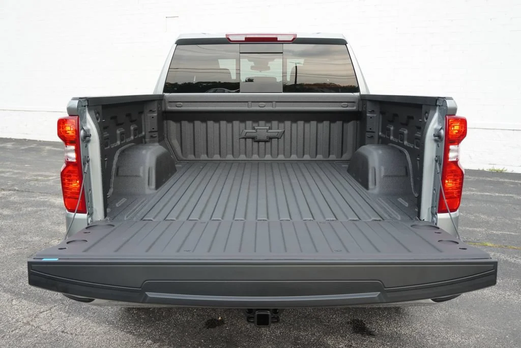 New 2026 Sterling Gray Metallic Chevrolet LT image 26