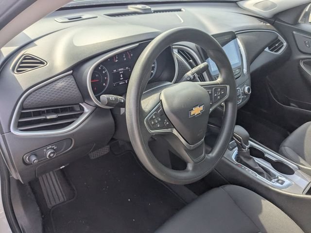Used 2025 White Chevrolet LT image 14
