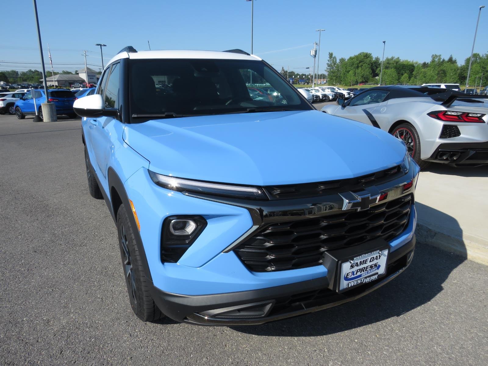Used 2024 Fountain Blue Chevrolet ACTIV image 3