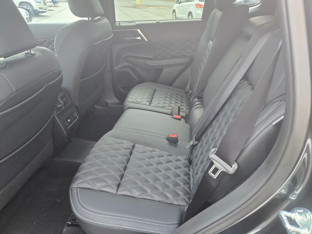 2025 Mitsubishi Outlander Plug-in Hybrid SEL - Photo 14