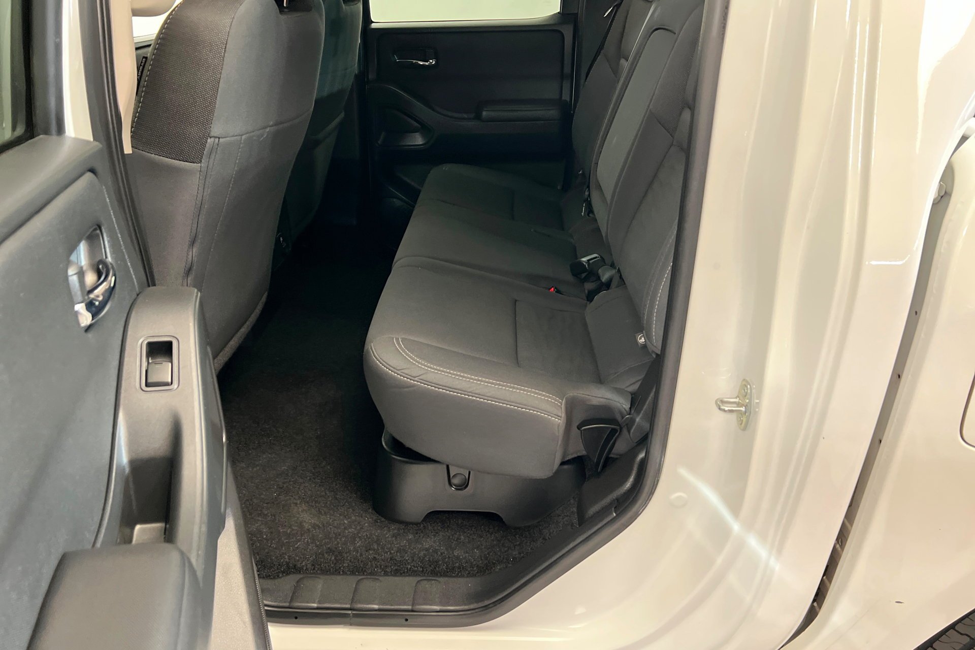 2024 Nissan Frontier SV - Photo 22