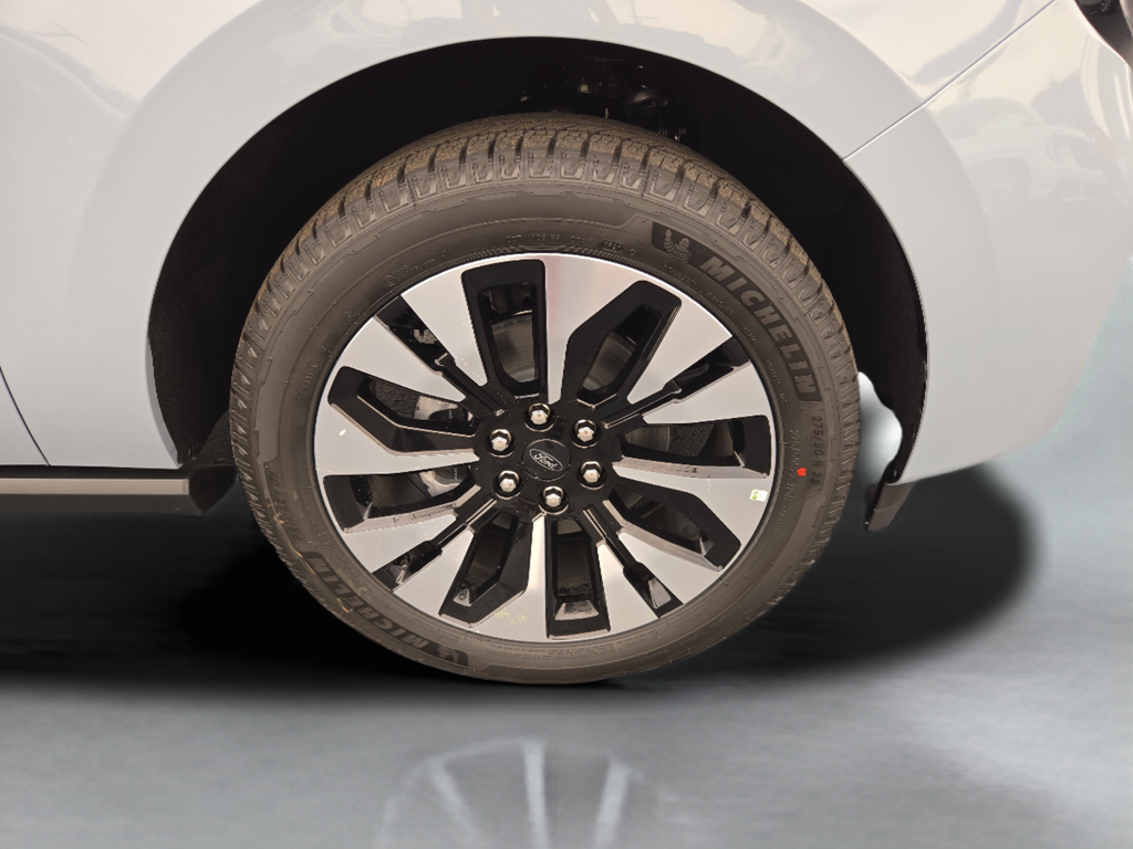 New 2026 Glacier Gray Metallic Tri-Coat Ford Platinum® image 29