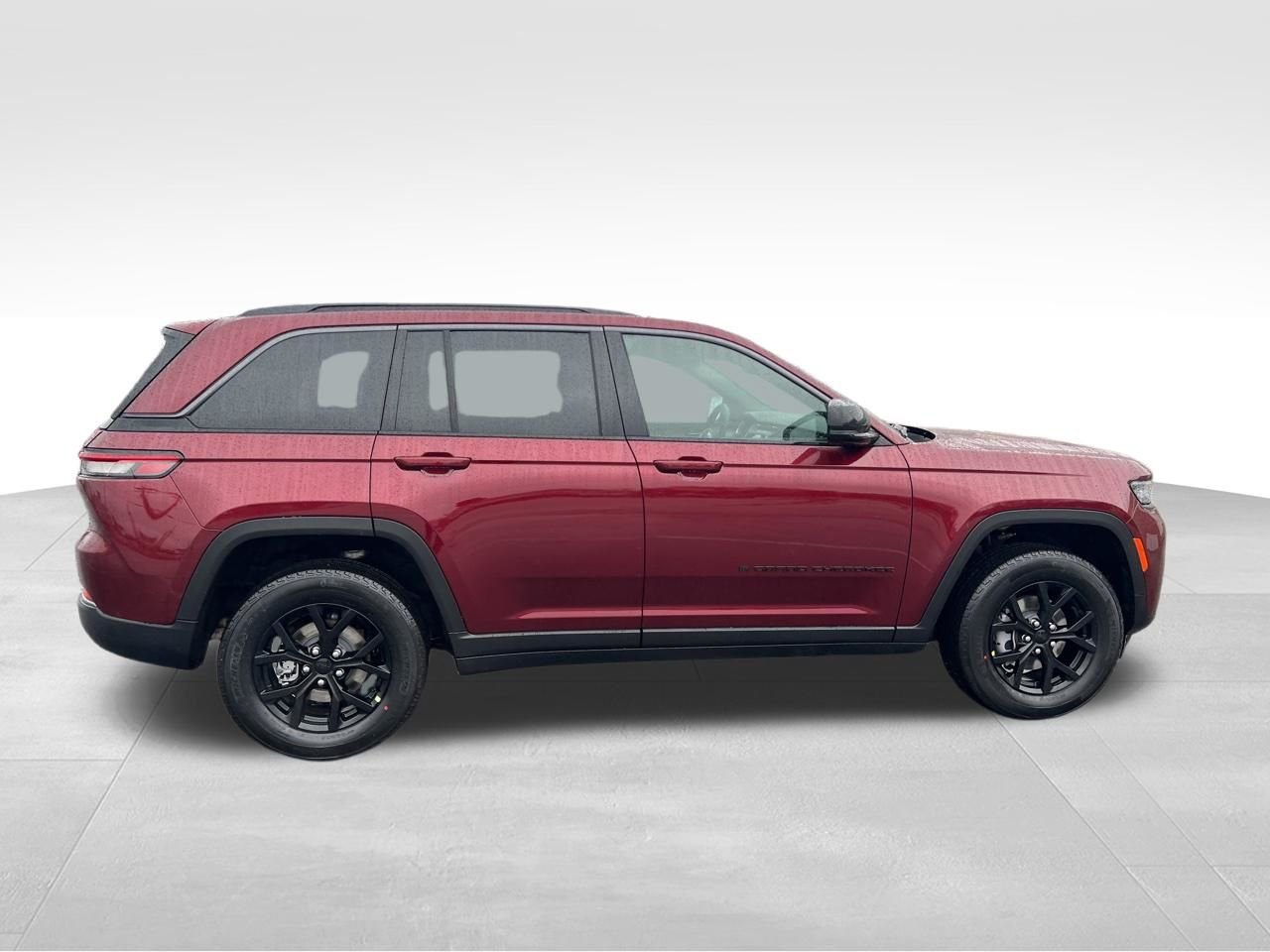New 2026 Velvet Red Pearl-Coat Exterior Paint Jeep Altitude image 6