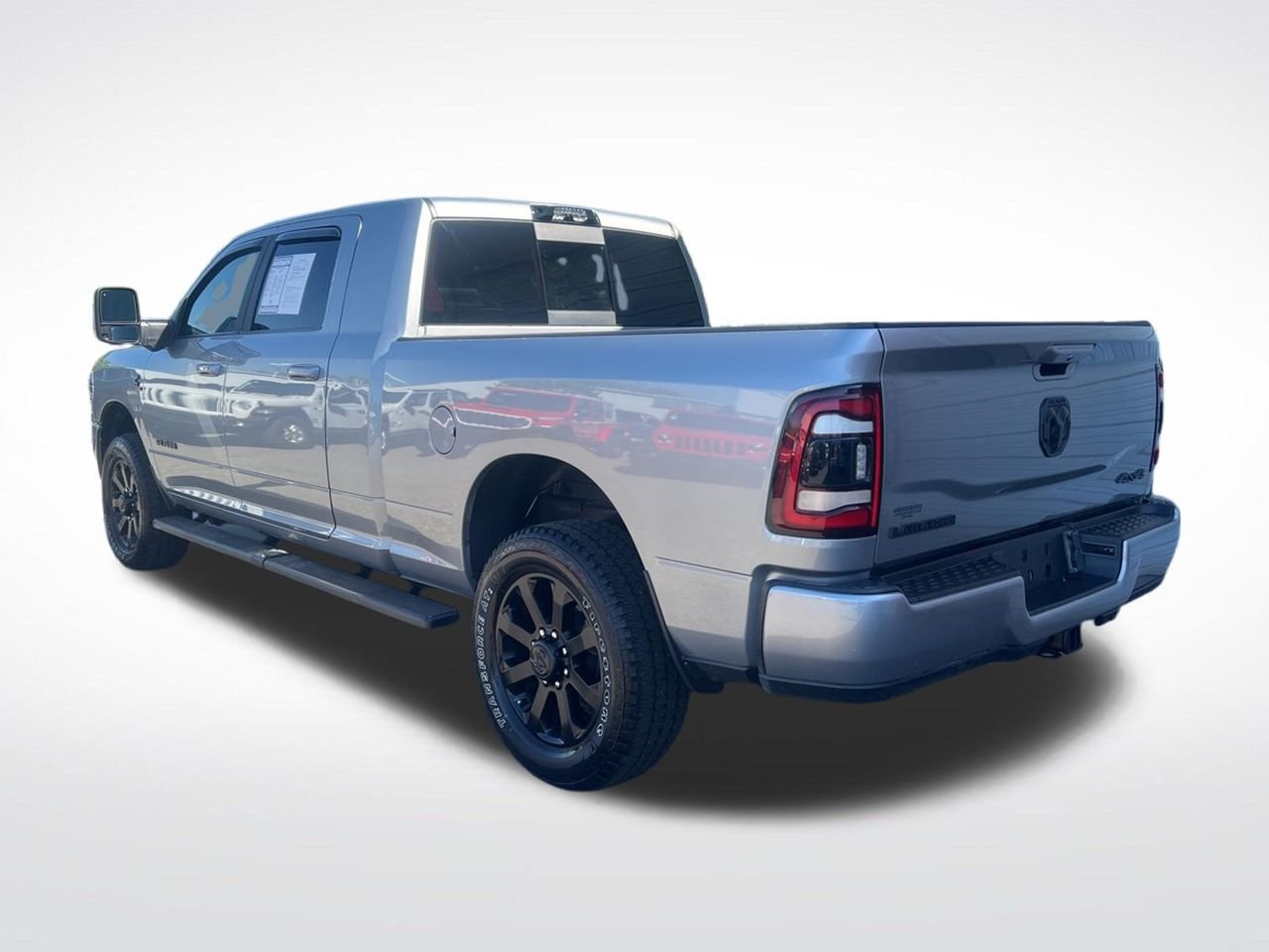 Used 2024 Silver Ram Laramie image 3