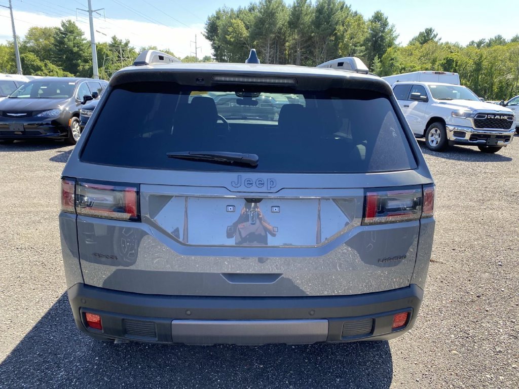 New 2026 Sting-Gray Clear-Coat Exterior Paint Jeep Laredo image 3