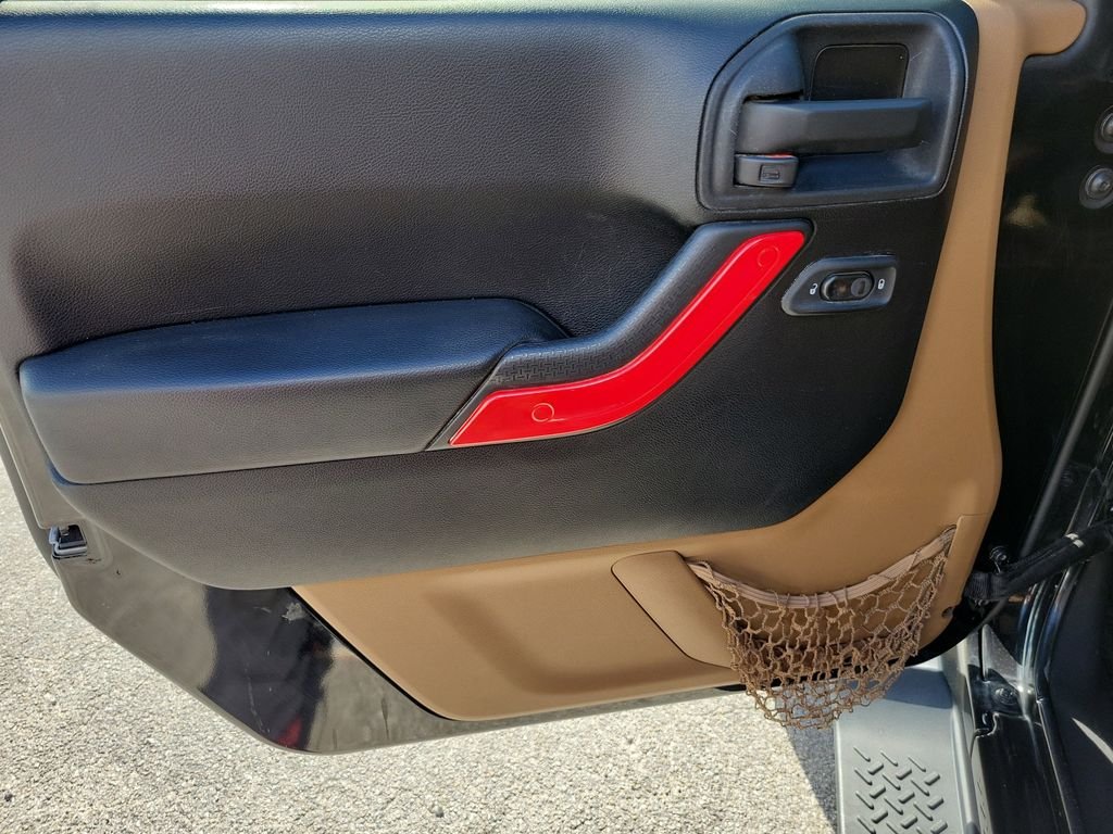 Used 2013 Black Jeep Sahara image 7