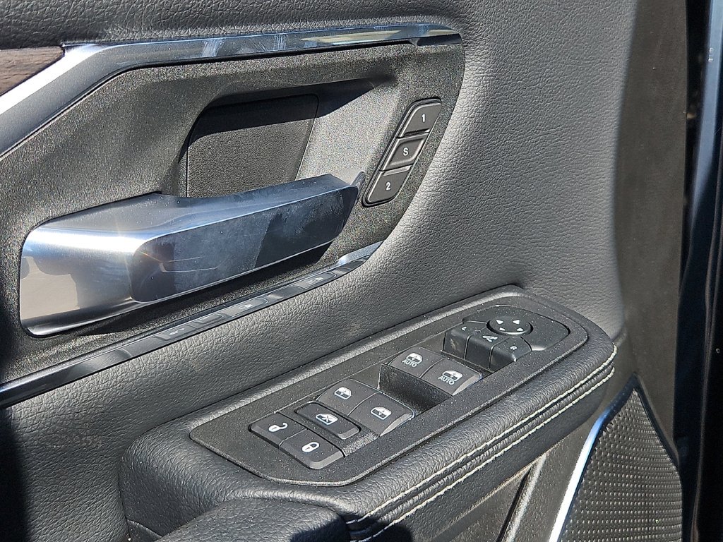 New 2027 Forged Blue Metallic Exterior Paint RAM Laramie image 12